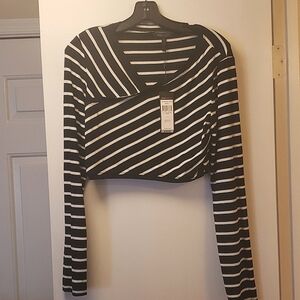 Bcbgmaxazria Cropped long sleeve top NWT